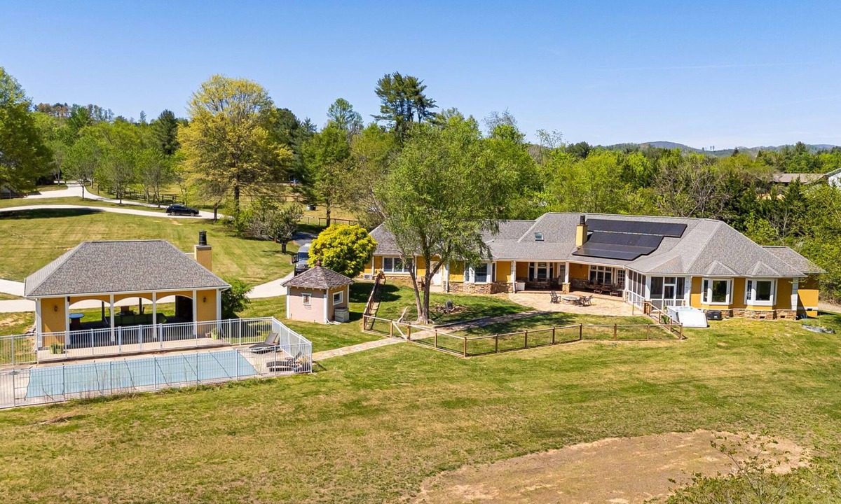 Fletcher House | Luxury Estate w/Pool, Hot Tub Free Tix Sleeps 12