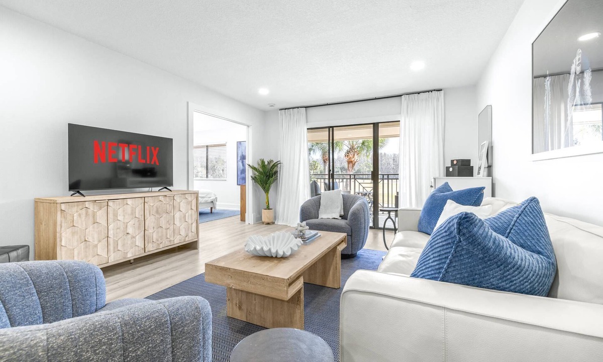 Wesley Chapel Condo | Luxury Golf Retreat | Private Studio Suite & Water Views | Optional Saddlebrook Resort Amenities