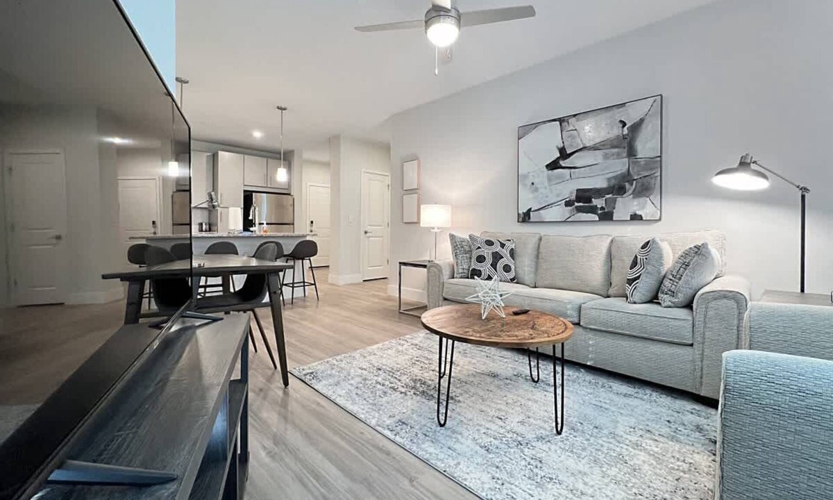 Temple Terrace Apartment | Luxury Living Near Moffitt & USF, Pool Views!