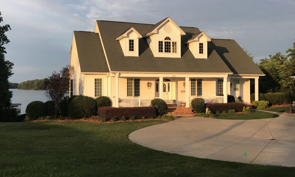 Seneca House | Luxury on Lake Keowee - 2026 Summer & Fall Available