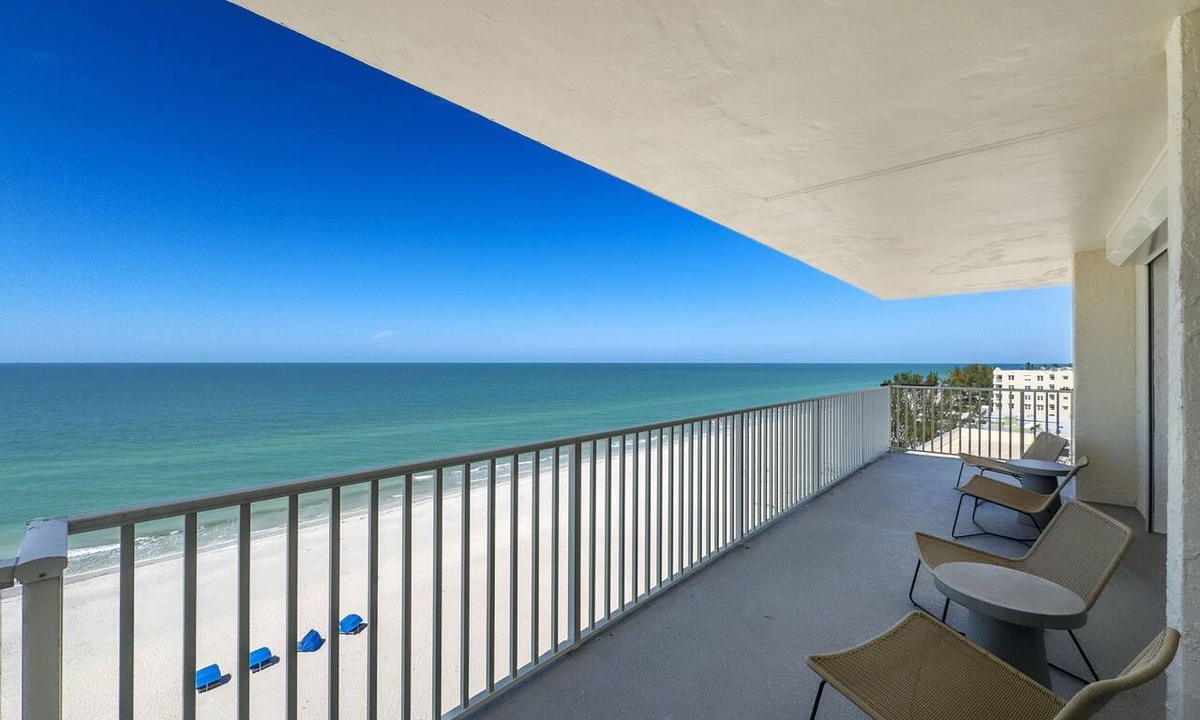 Indian Shores Condo | Luxury Penthouse | On the Beach | Ocean View