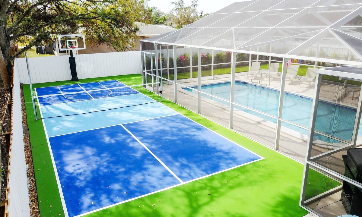 Ringling Park House | Luxury Sports Vacation Pool House-Downtown Sarasota-Pickleball/Volley/Basketball