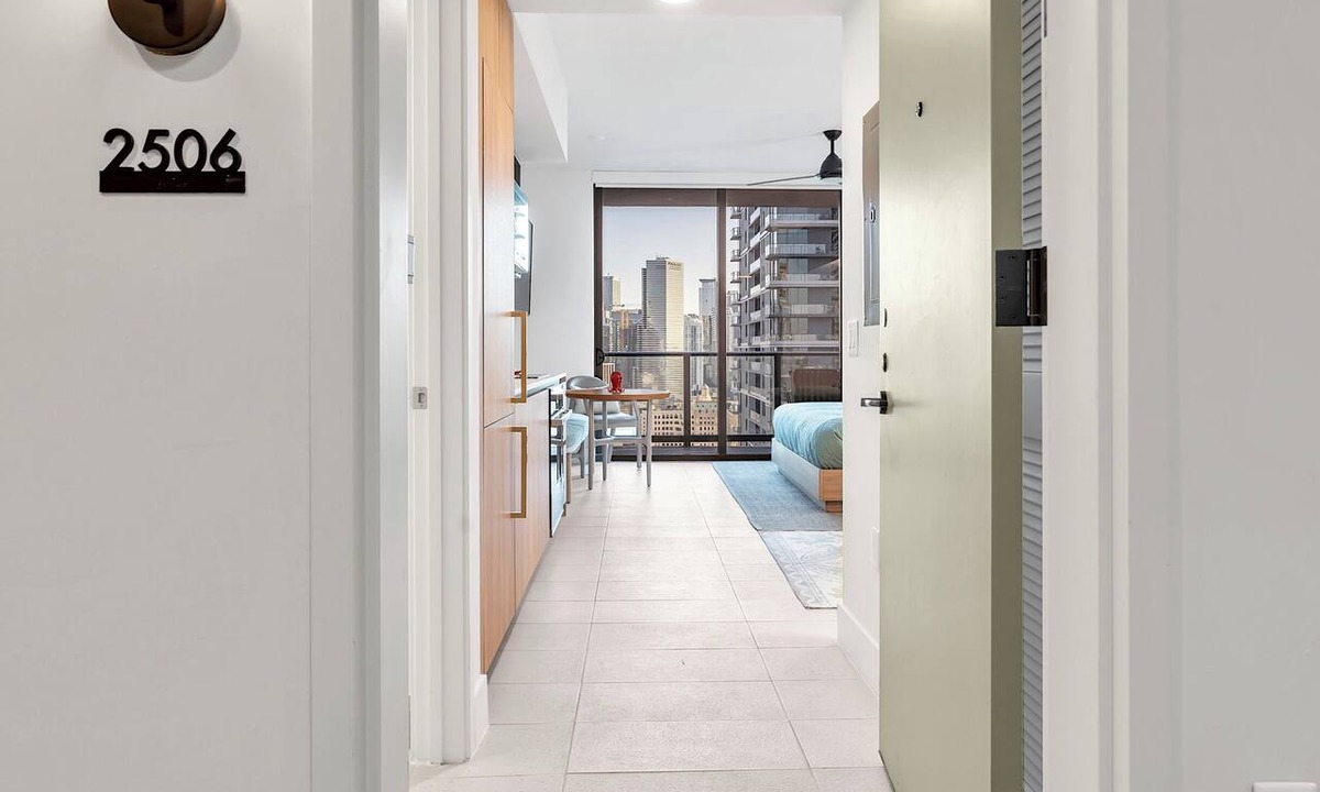 Downtown Miami Apartment | Luxury Studio on 25th Floor Stunning City Views in Downtown Miami
