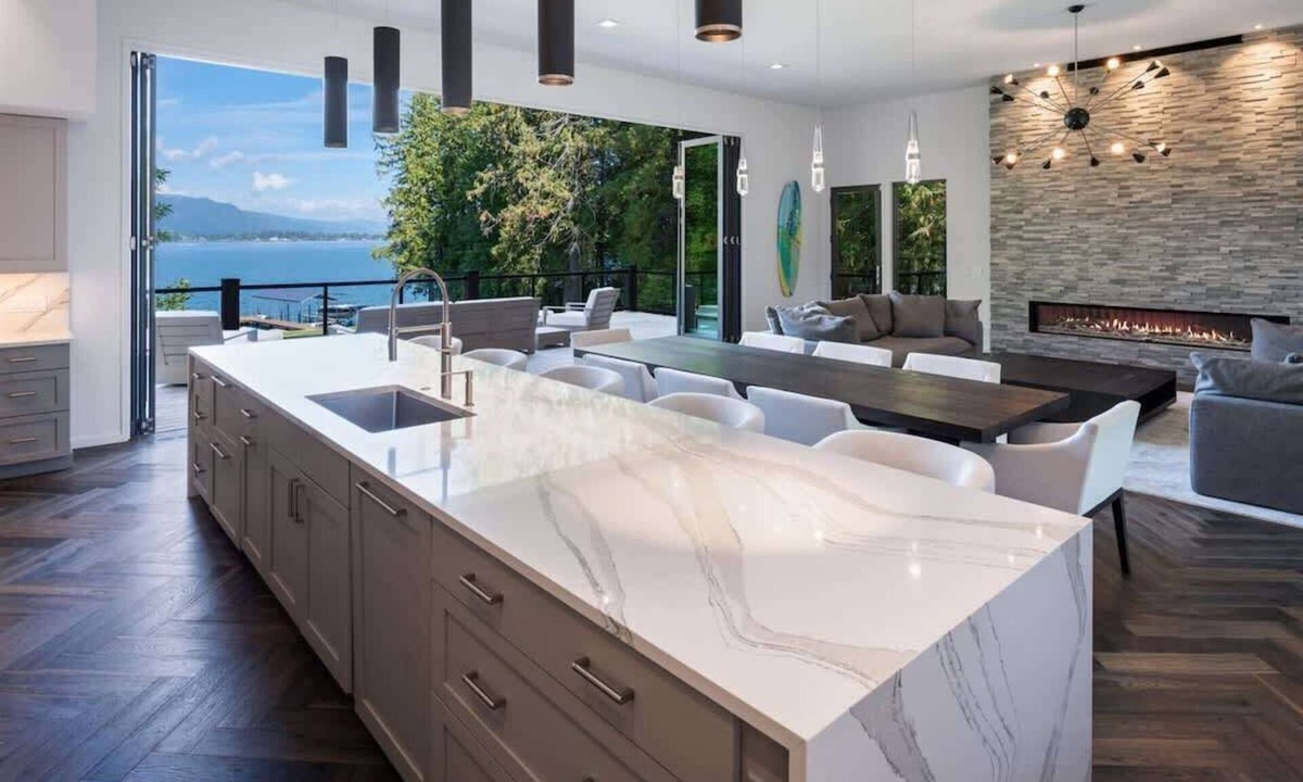 Sagle House | Luxury Waterfront | Chef's Kitchen | Titans Landing