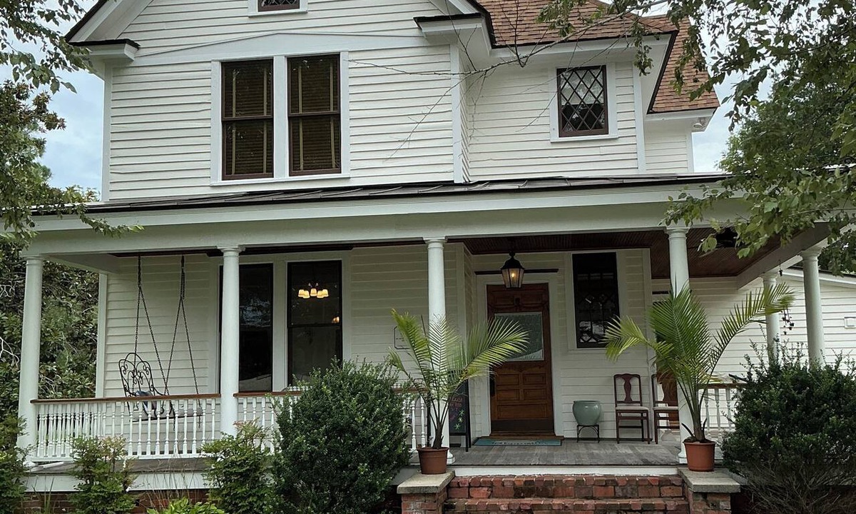 Oriental Bed & Breakfast | Magnolia House Bed & Breakfast
