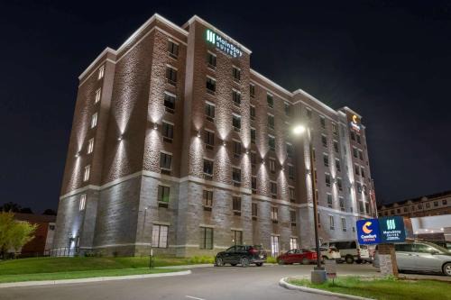 Walnut Hills Hotel | MainStay Suites Cincinnati University - Uptown