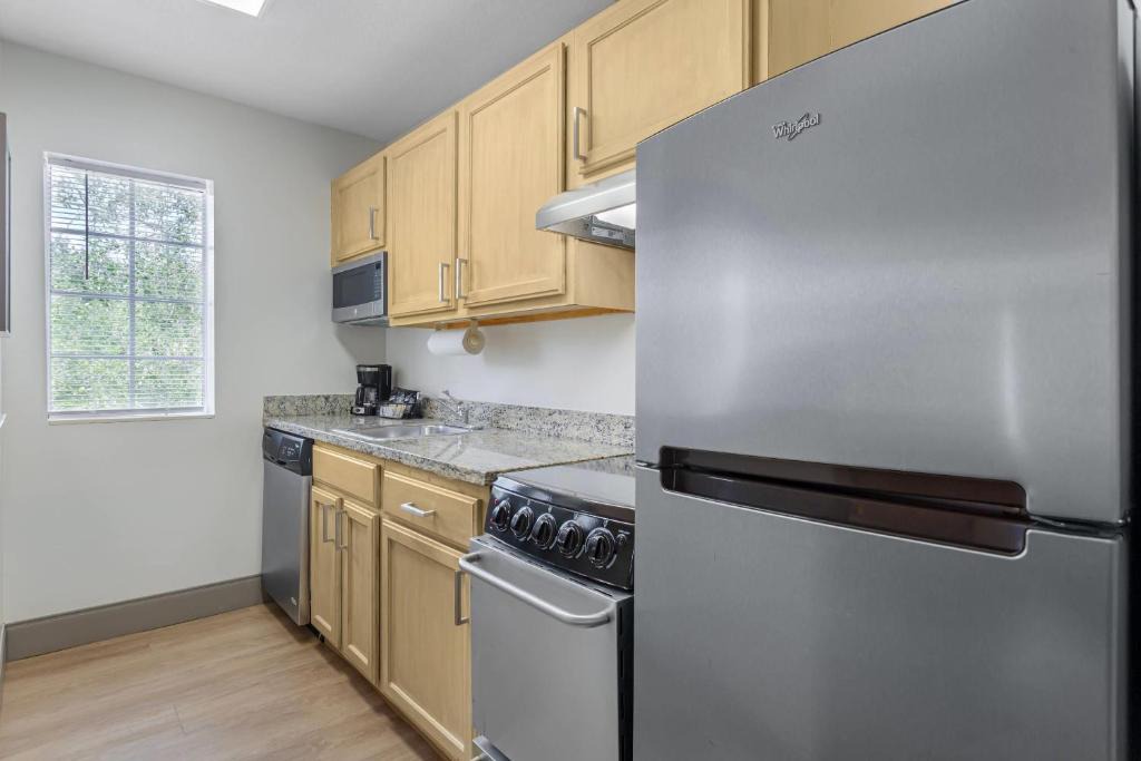Temple Terrace Hotel | MainStay Suites Tampa Moffitt-USF