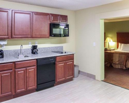 Williamsburg Hotel | MainStay Suites Williamsburg Historic Area