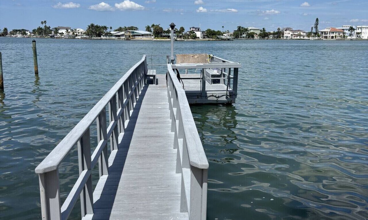 Treasure Island Condo | Malyn 7, Waterfront Condo, short walk to beach