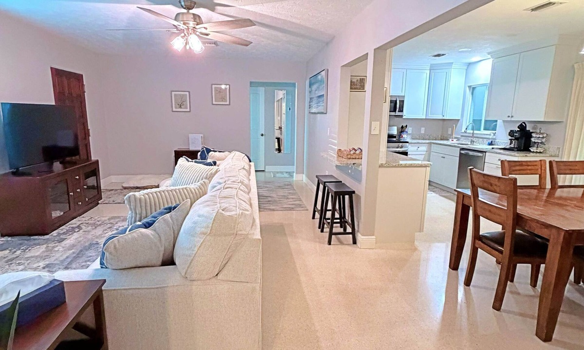 Bradenton House | Manatee River Bungalows - 2