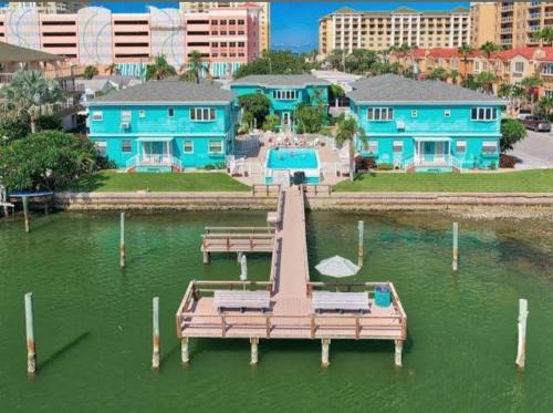 Clearwater Beach Apartment | Mandaly Bay Efficiency Comfort