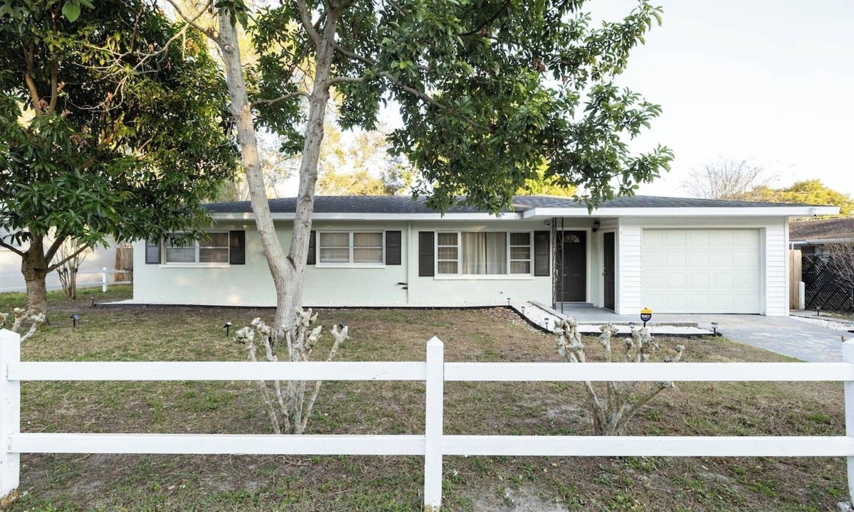 Lakeland House | Mango House in Cleveland Heights, Lakeland, FL