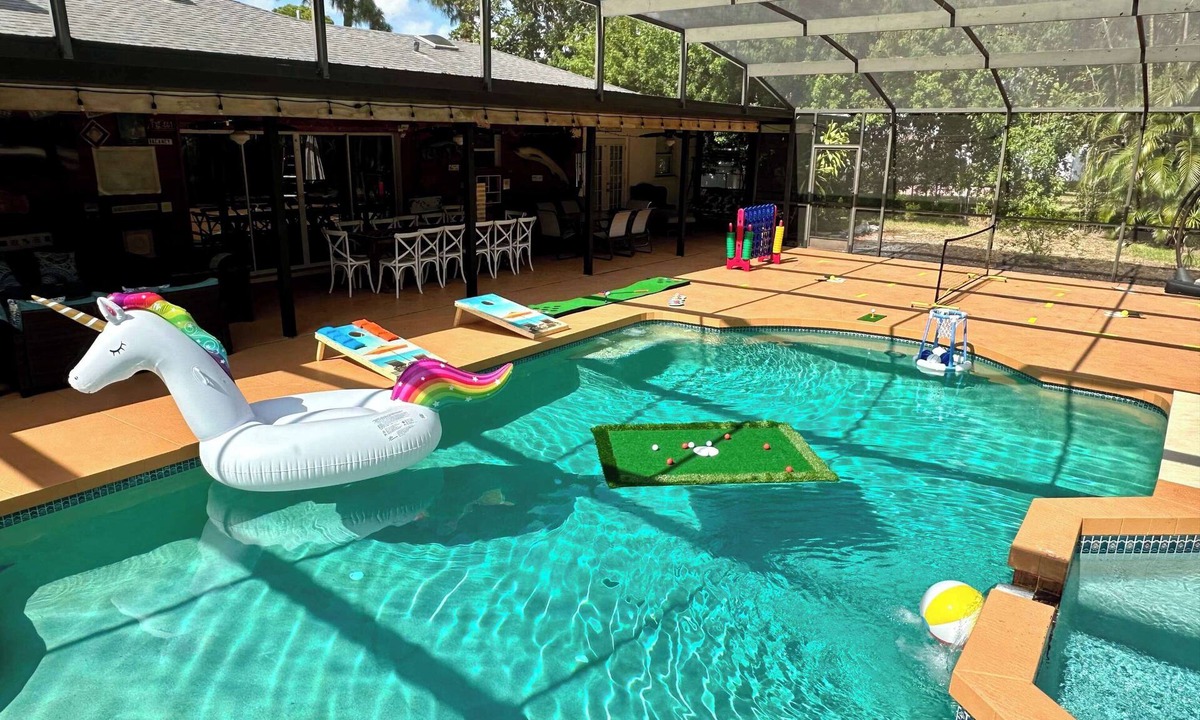 Bradenton House | MANTA RAY GETAWAY - Poolside Paradise Retreat!