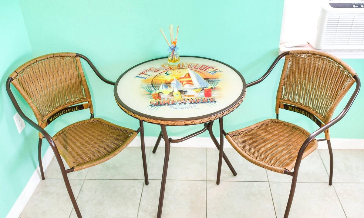 Madeira Beach Apartment | Margaritaville Across The Street From Beach Access
