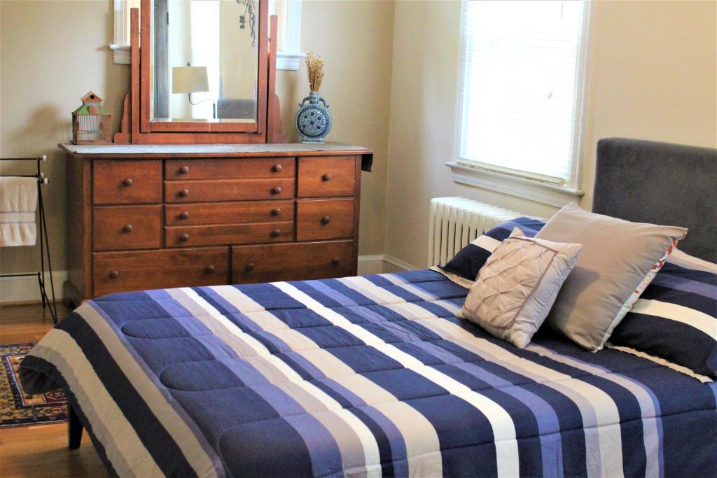 North Cleveland Park House | Master Bedroom-Private Bath, Washington DC
