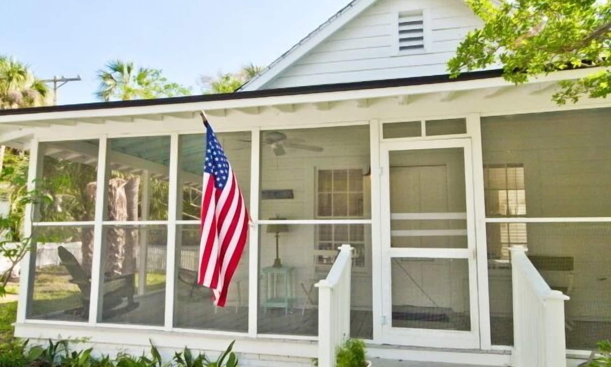 Tybee Island Cottage | Mess Hall. All Pets. North Beach. Screen porch