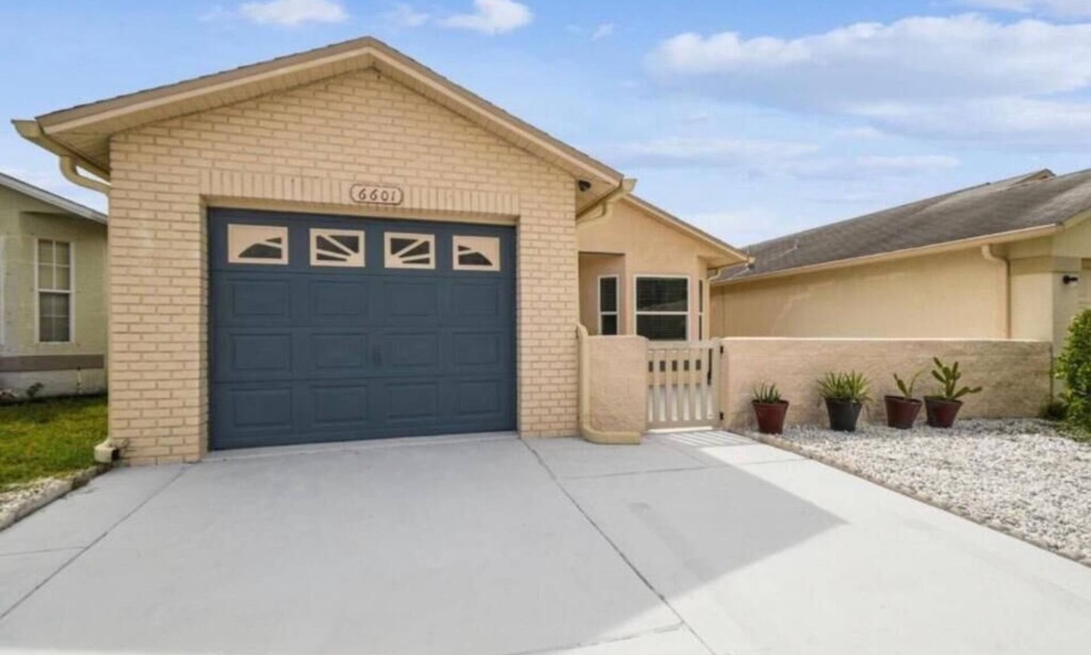 New Port Richey East House | Mid-Term Rental Near Downtown New Port Richey!
