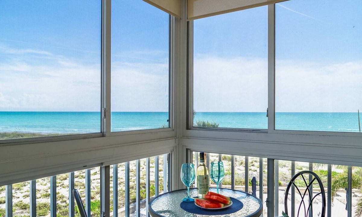 Venice Condo | Million Dollar Views! Venice Island | Gulf Views | Steps to Beach | Heated Pool, End Unit
