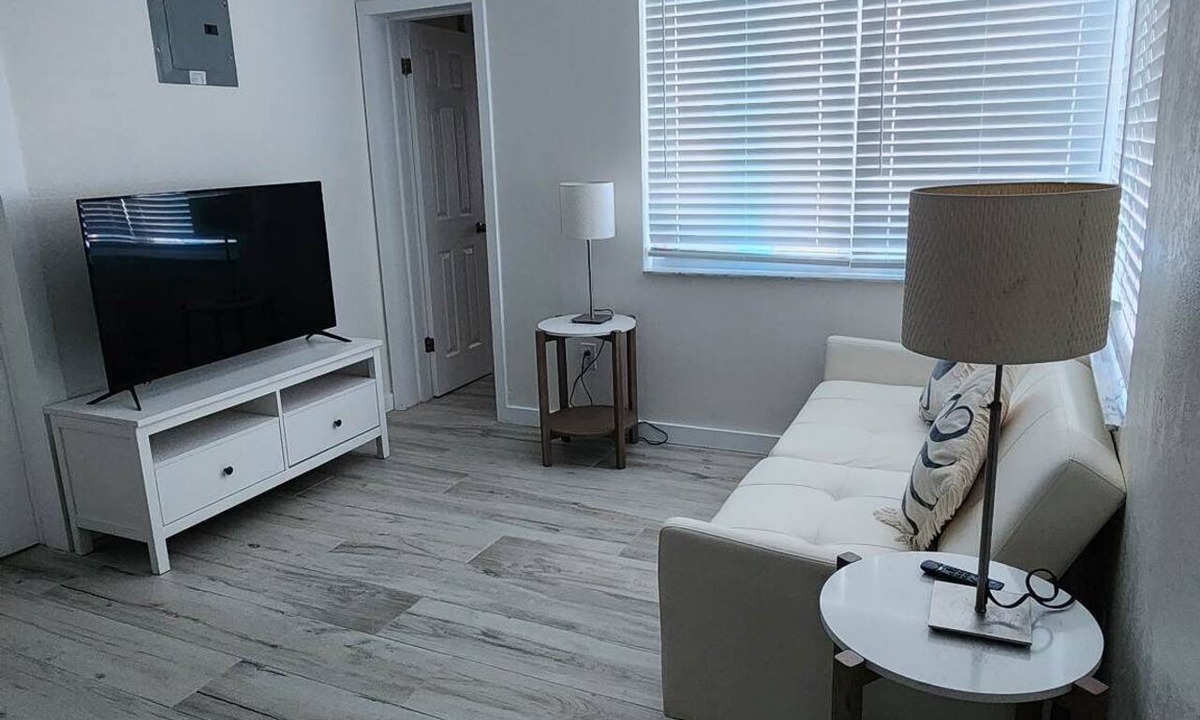 Bay Esplanade Condo | Modern 2 bedroom/2 bath Apartment 5 Minute Walk to Beach Great Views