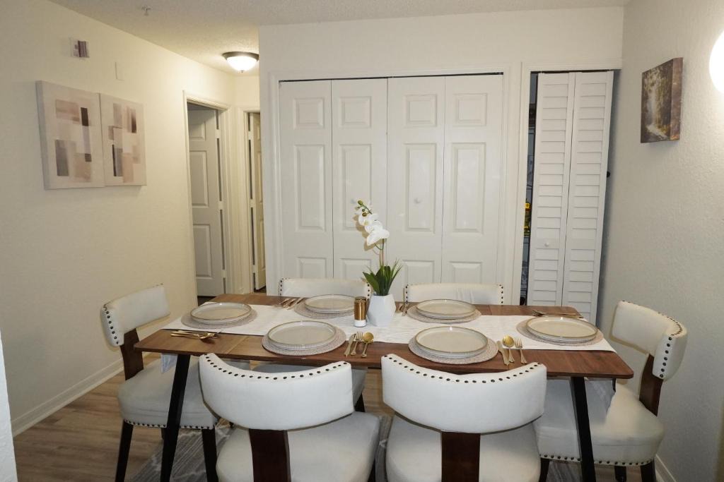 Gainesville Apartment | Modern 2bed 2 bath home away from home