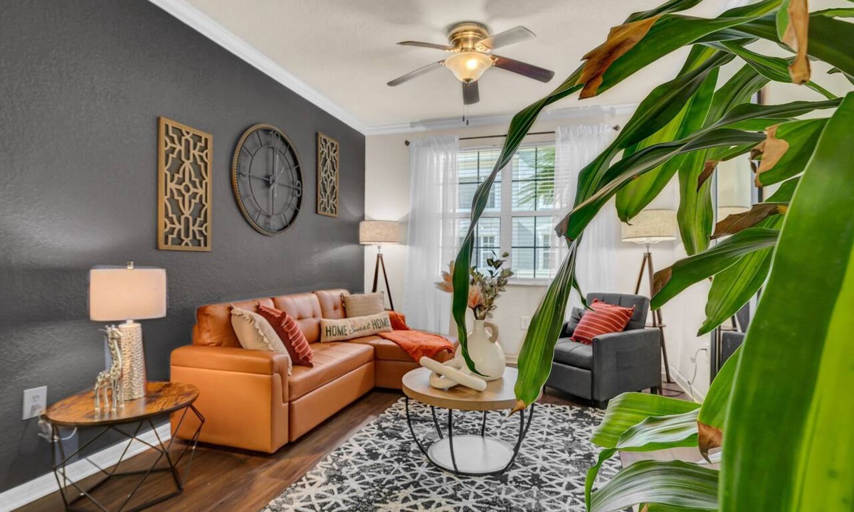 Westchase Apartment | Modern 2BR/2BA w/King Bed, Pools + Gym #1