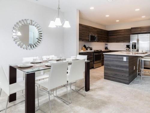 Haines City Apartment | Modern 3 Bed Town Home at Balmoral Resort-3SLTTH1 condo