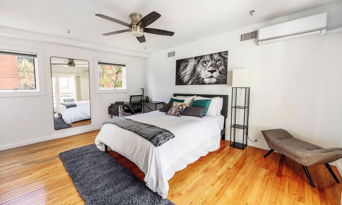 Hoboken House | Modern 3BR Townhouse with Private Rooftop & Parking Minutes to NYC