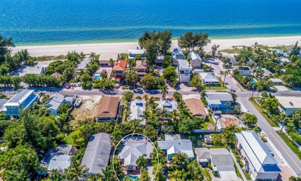 Ilexhurst House | Modern Beach House: 200 Steps to Gulf Sand + Private Heated Pool
