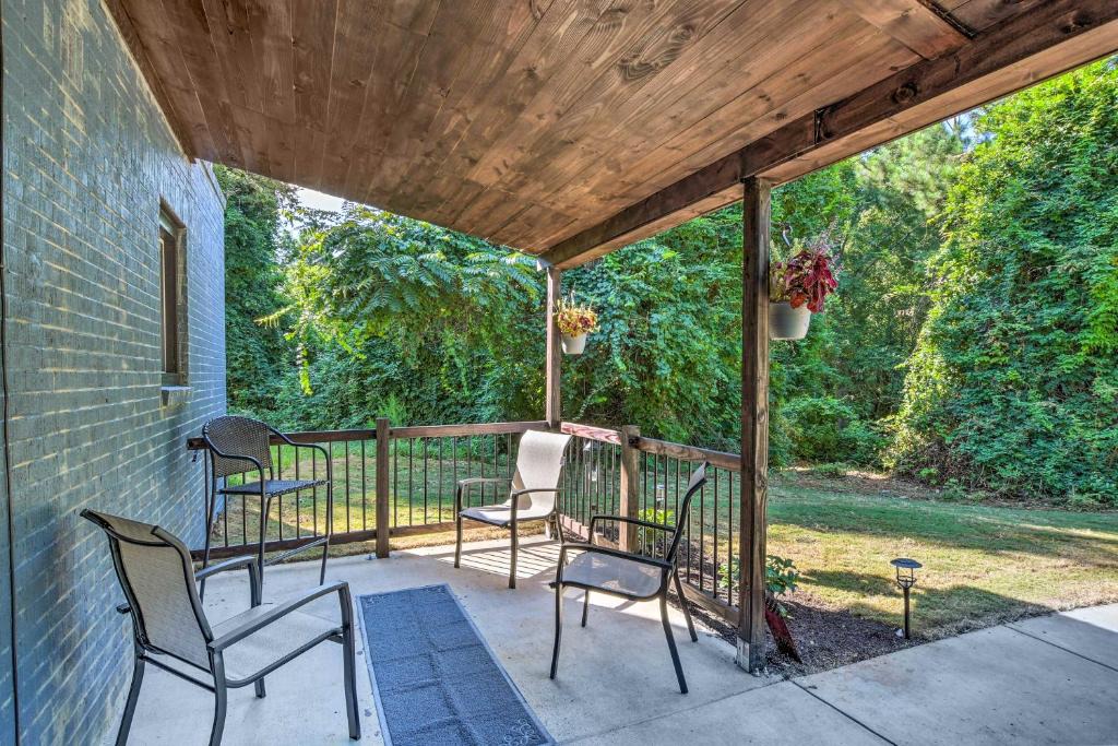 Central Apartment | Modern Central Apartment with BBQ Patio and Yard!