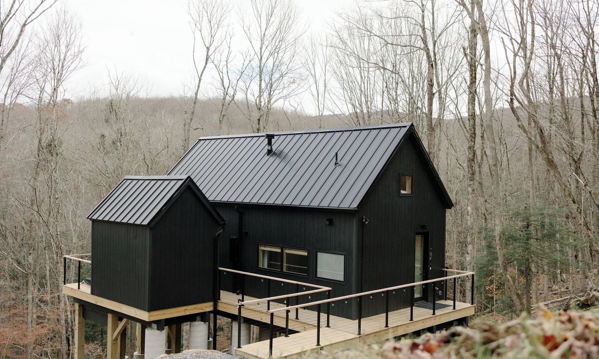 Beech Mountain Cabin | Modern Luxe cabin-Hot tub & Custom Sauna