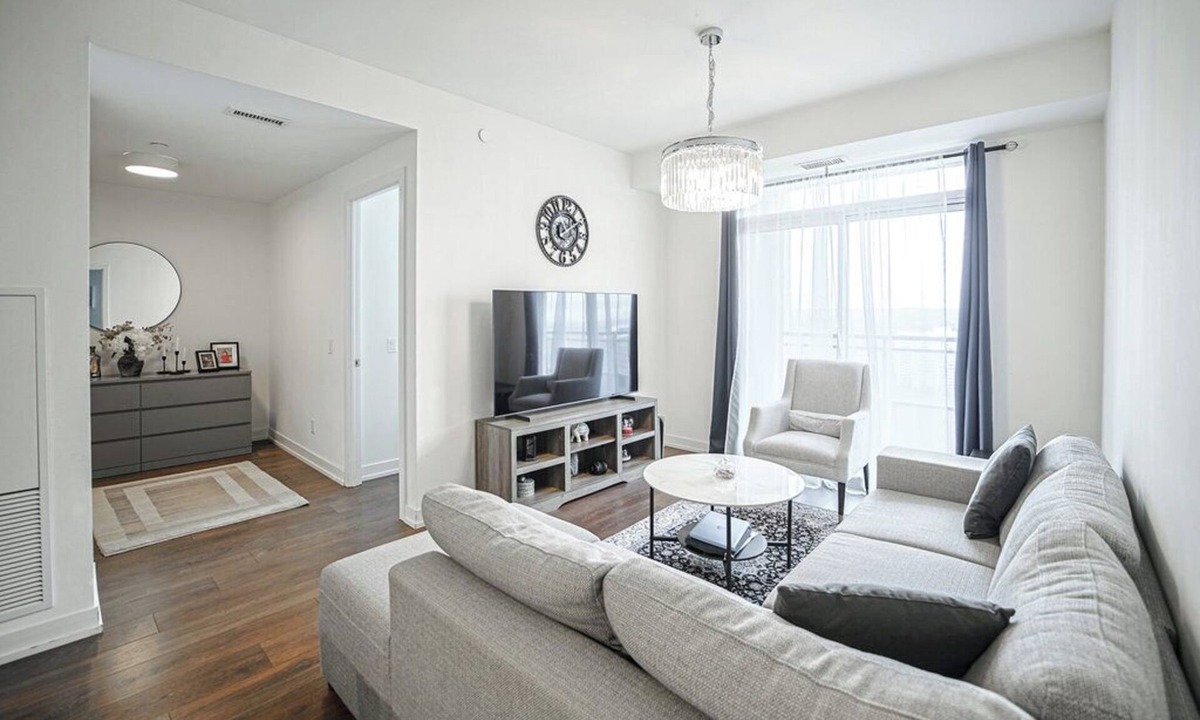 Thornhill Apartment | Modern Toronto Condo (Easy Downtown Access)