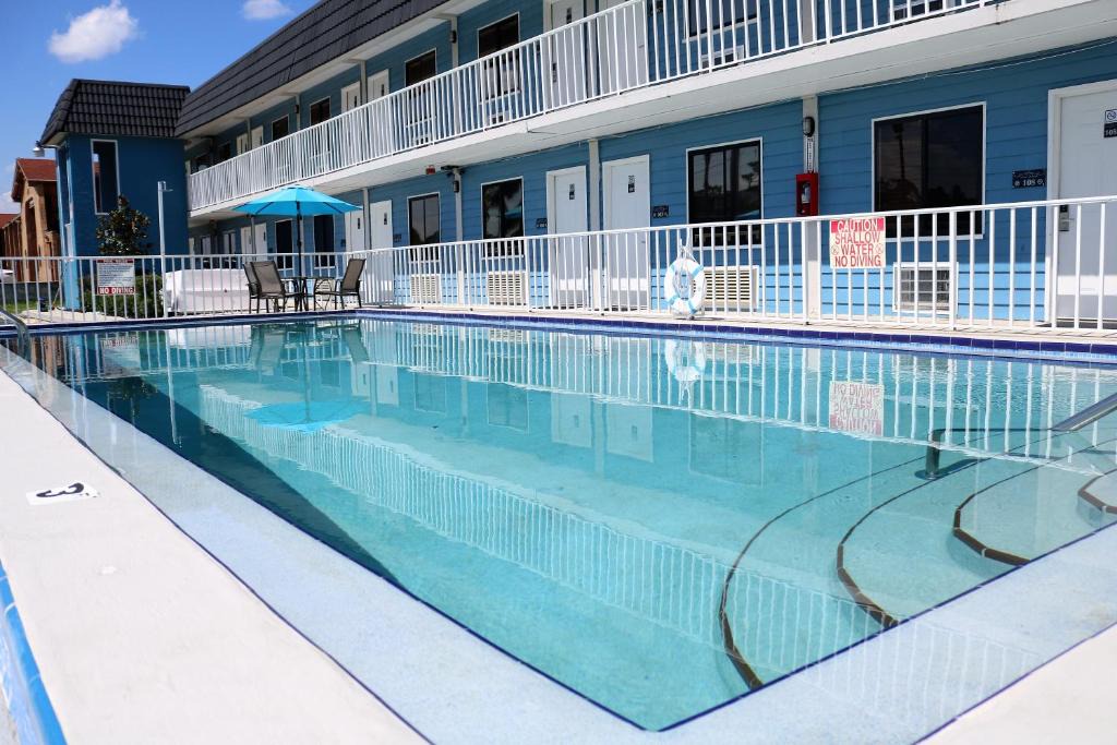 Kissimmee Hotel | Monte Carlo Inn- Near Disney