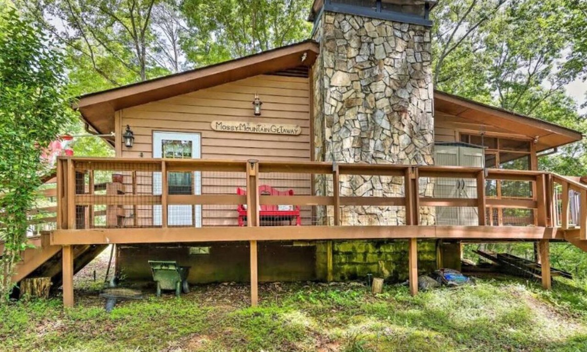 Murphy Cabin | Mossy Mountain Getaway in the peaceful Smokey Mountains