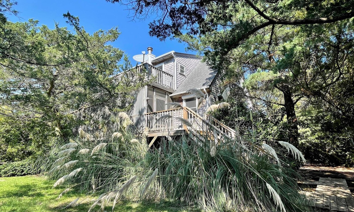 Ocracoke House | Neaptide: Secluded & Spacious Home in Jackson Dunes