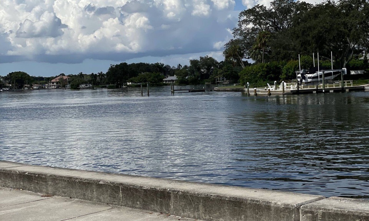 Snell Isle Apartment | Near CoffeePot Bayou in St. Pete. 35% off monthly stays 15% weekly!