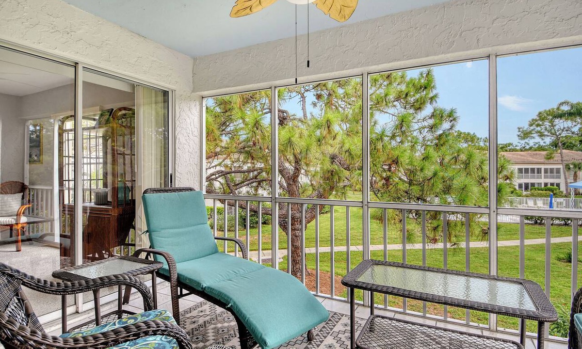 The Meadows Condo | NEW! Charming 2/2 Condo Meadows Wedgewood Top Floor