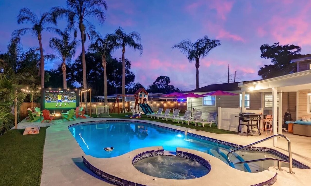 Clearwater House | NEW! Heated Pool~Spa~Mini Golf~Fire Pit~Arcades