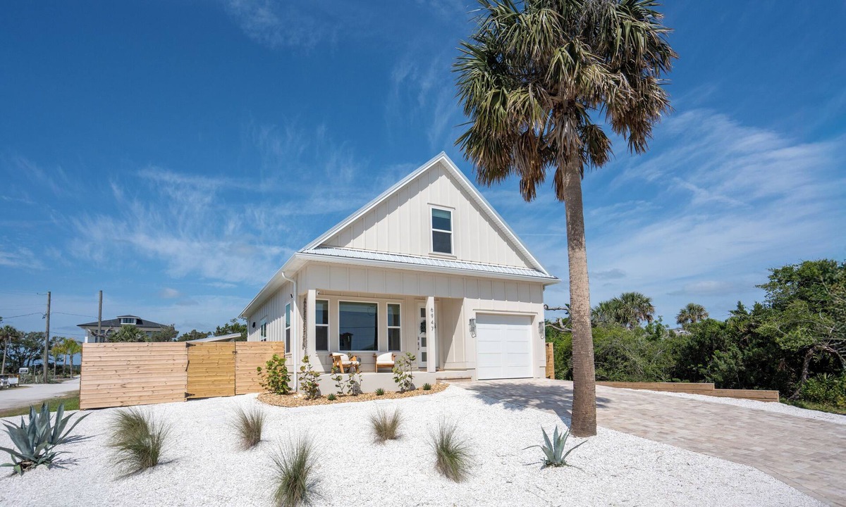 Crescent Beach House | New Home + Heated Pool + 5 Min Walk to Crescent Beach & Intracoastal