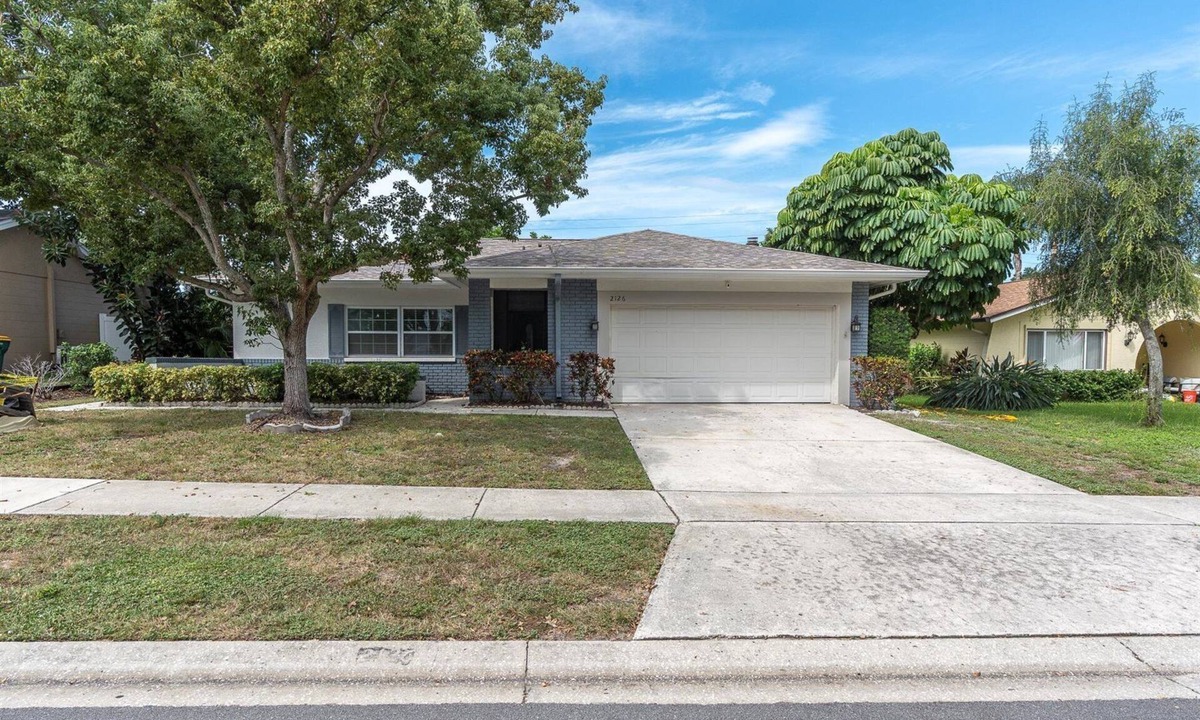 Palm Harbor House | NEW* KING Bed/Centrally Located/Near Parks & Beach