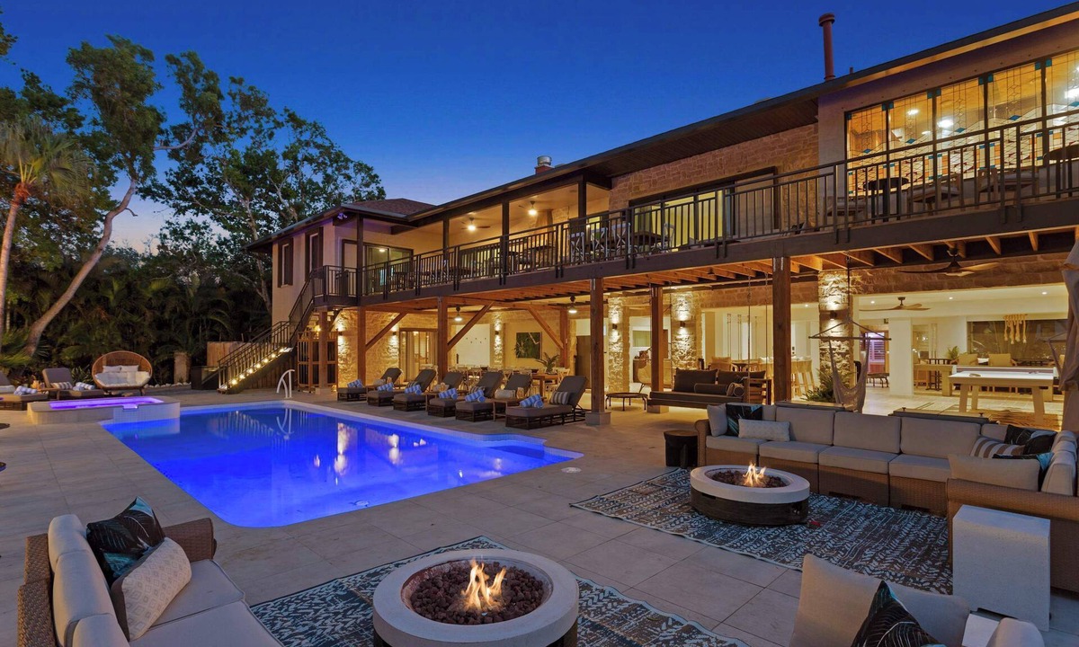 Trailer Estates House | New! Lux Estate, Pool, Hot Tub, Sauna, Cold Plunge