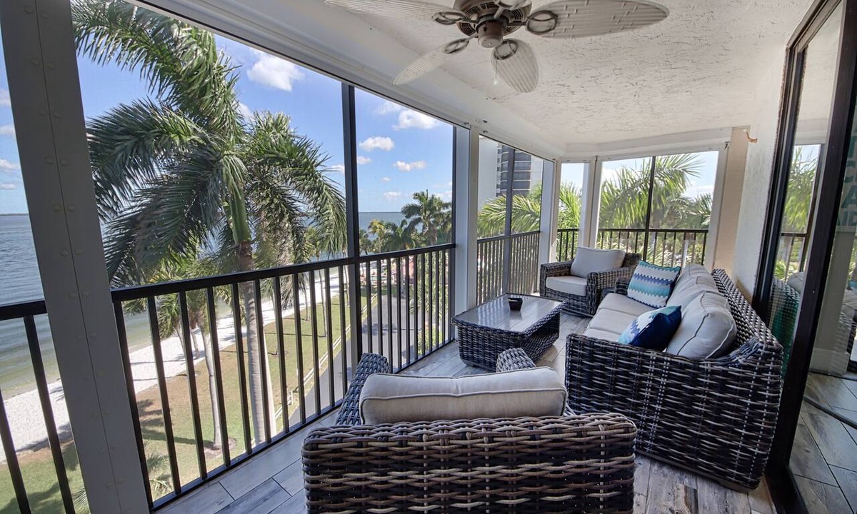 Biggar Condo | Newly Renovated Two Bedroom Condo with Stunning Views! Sanibel Harbour Resort 437 - B