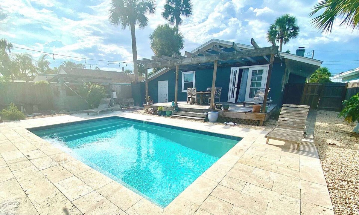 Boardwalk House | North Beach rental! 2 Bedroom, 1 flex room and 1 bath home, just one block from beach access and Grayce Barck Park with nature trails.