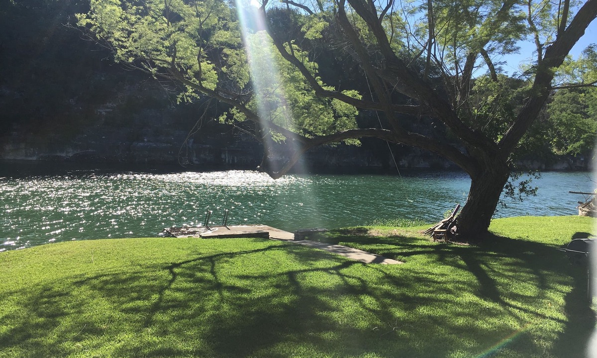 Hunt House | NORTH FORK CHARMING HOUSE AND CABIN, FABULOUS PRIVATE RIVERFRONT.