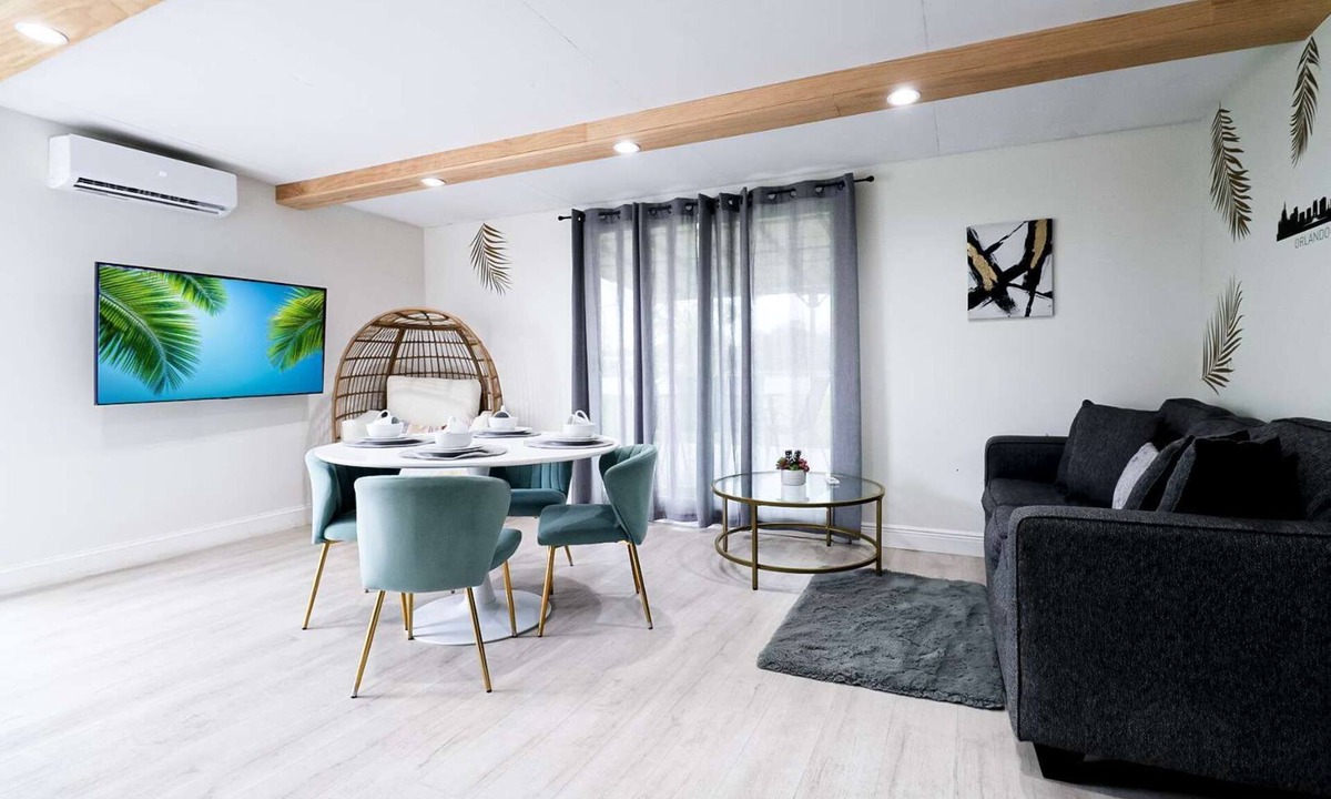Buena Ventura Lakes Apartment | *NrDisney&Universal*NewlyRenovated*LakeFront*APT
