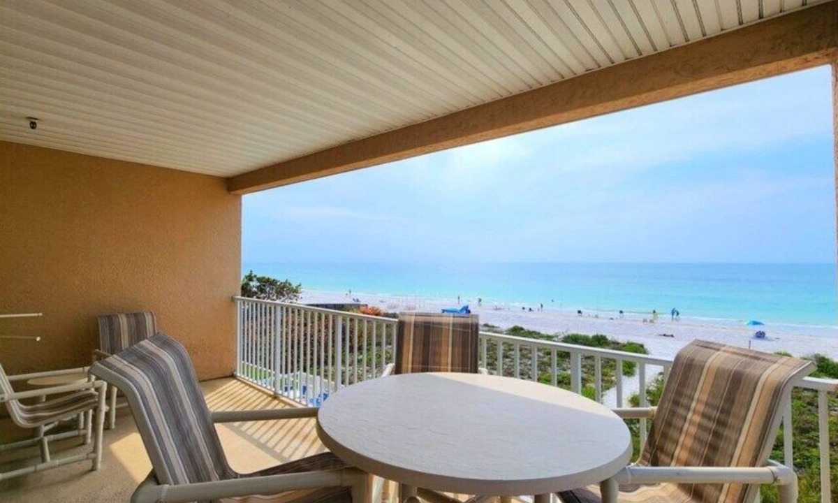 Independence Square Condo | Ocean Side 306 Corner Unit Beach front
