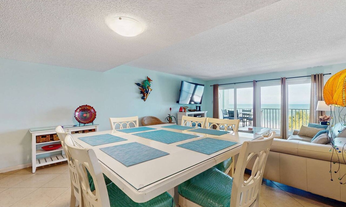 North Redington Beach Condo | Oceanfront condo with heated pool hot tub and grills