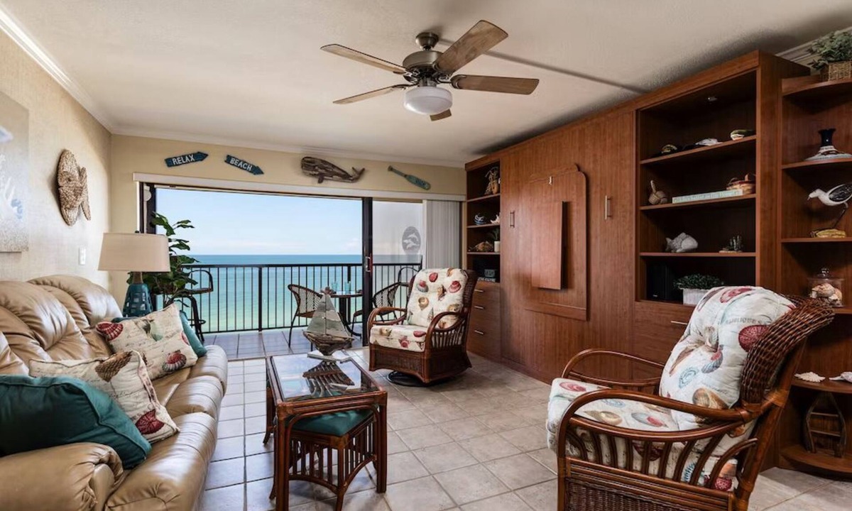 Madeira Beach Apartment | OCEANFRONT condo directly overlooking the clear blue water of the Gulf of Mexico