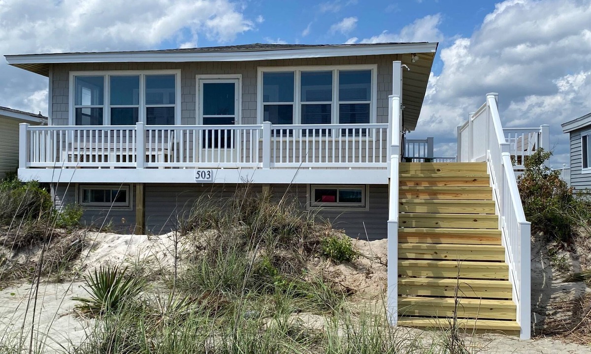 Holden Beach Cottage | Oceanfront, Pool, Family Friendly and Fido Friendly.