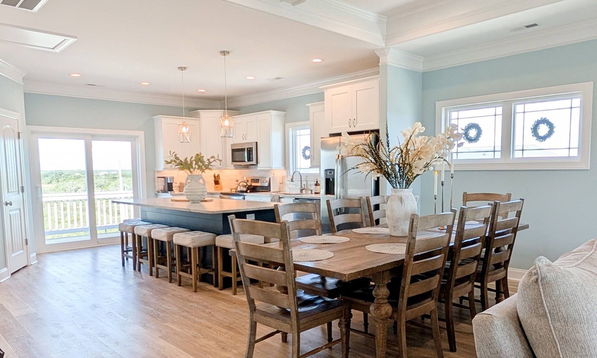 North Topsail Beach House | OCEANFRONT,Spa,Elevator,North Topsail Beach NC,King's Paradise