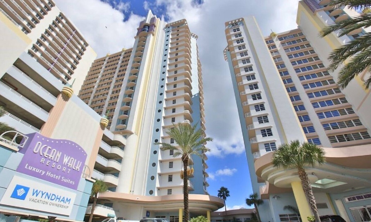 Brush - Stewarts Resort | OceanWalk Resort TwoBed Deluxe with Balcony sleeps 8